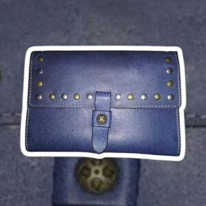 (NWOT) Patricia Nash® Studded Harware Colli Flap Wallet - Blue Print